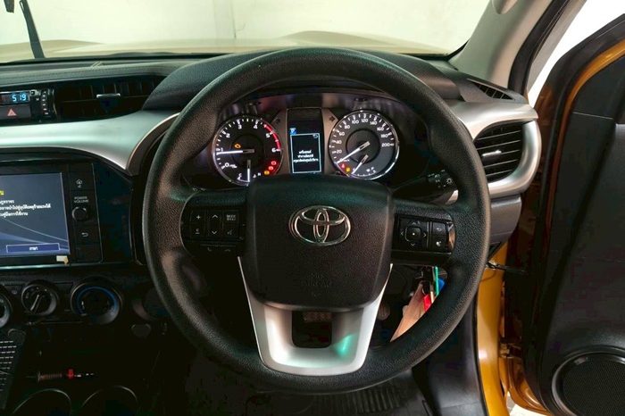 REVO PRE 2020 2.4 ENTRY AT DOUBLE CAB ORANGE  7100 full