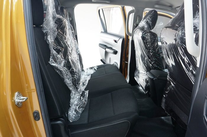 REVO PRE 2020 2.4 ENTRY AT DOUBLE CAB ORANGE  7100 full