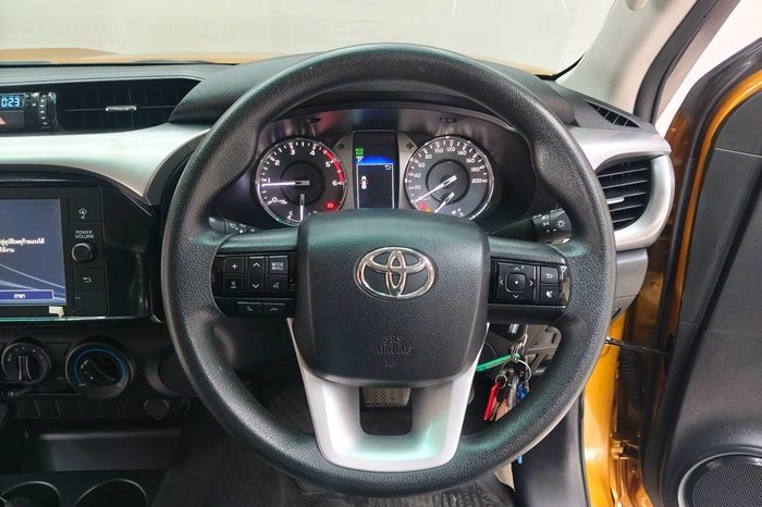REVO PRE 2020 2.4 ENTRY AT DOUBLE CAB ORANGE  7100 full
