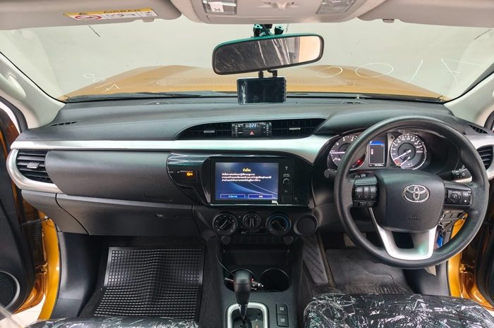 REVO PRE 2020 2.4 ENTRY AT DOUBLE CAB ORANGE  7100 full