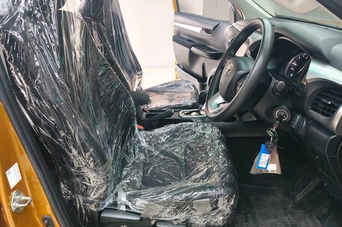 REVO PRE 2020 2.4 ENTRY AT DOUBLE CAB ORANGE  7100 full