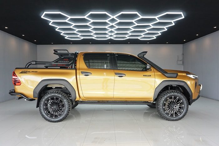 REVO PRE 2020 2.4 ENTRY AT DOUBLE CAB ORANGE  7100 full