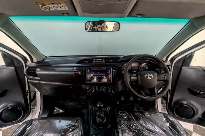 REVO 2WD 2016 2.4E MT SMART CAB WHITE  7133 full