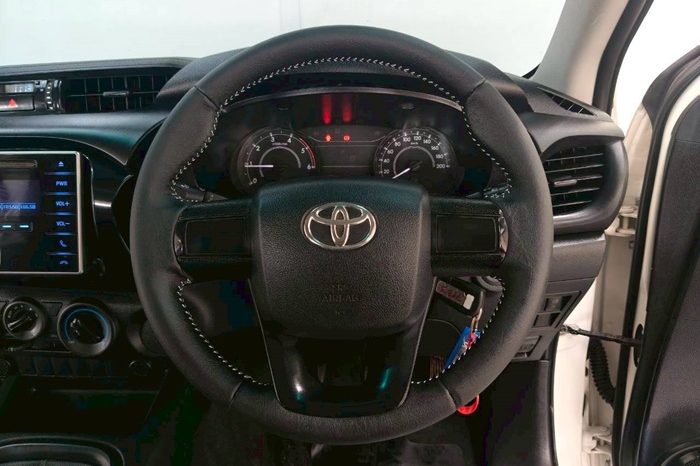 REVO 2WD 2016 2.4E MT SMART CAB WHITE  7133 full