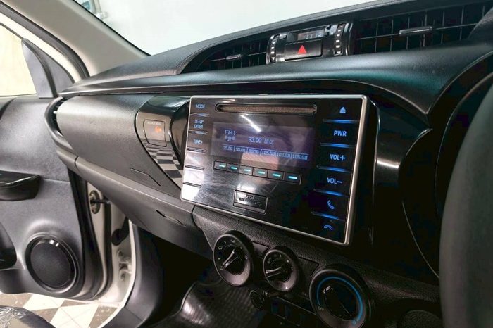 REVO 2WD 2016 2.4E MT SMART CAB WHITE  7133 full