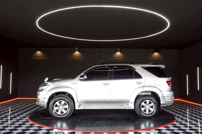 TOYOTA 4WD 2007 3.0V AT FORTUNER SILVER  7427 full