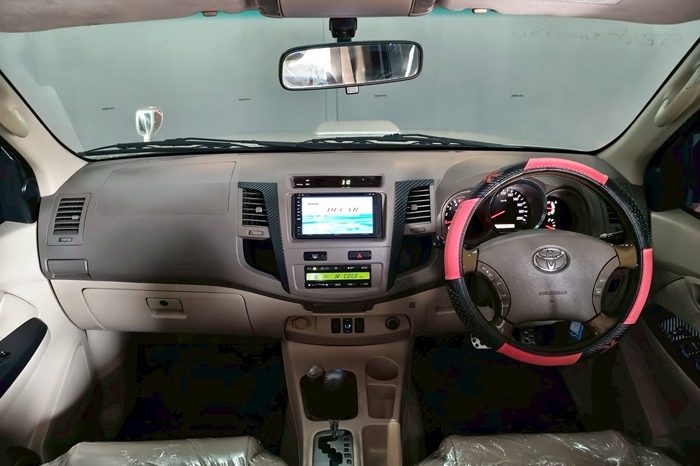 TOYOTA 4WD 2007 3.0V AT FORTUNER SILVER  7427 full