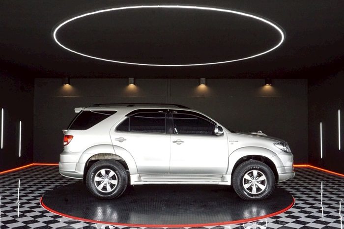 TOYOTA 4WD 2007 3.0V AT FORTUNER SILVER  7427 full