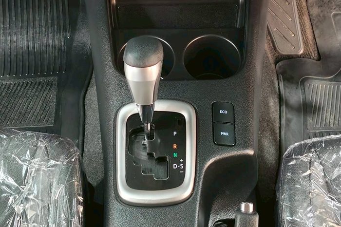 REVO PRE 2022 2.4 MID AT DOUBLE CAB BLACK  7776 full