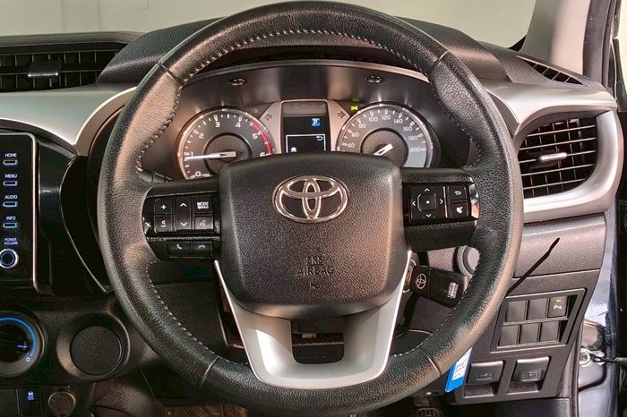 REVO PRE 2022 2.4 MID AT DOUBLE CAB BLACK  7776 full