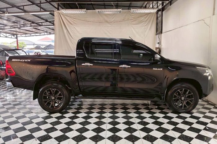 REVO PRE 2022 2.4 MID AT DOUBLE CAB BLACK  7776 full