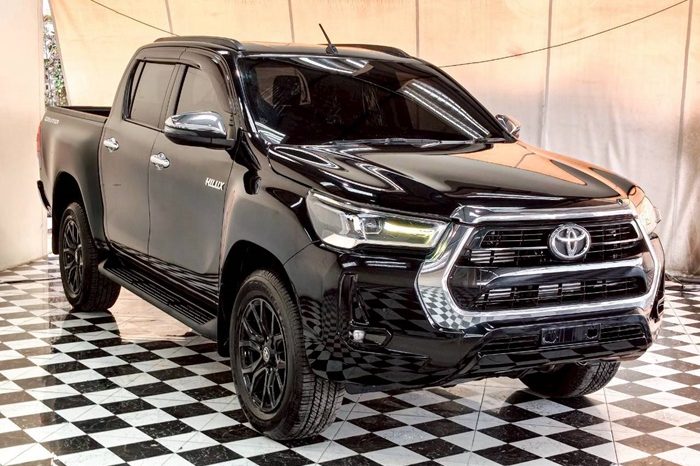 REVO PRE 2022 2.4 MID AT DOUBLE CAB BLACK  7776 full