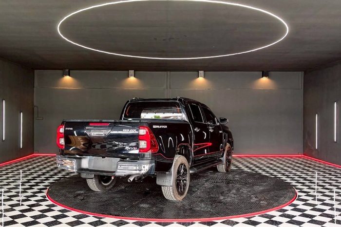 REVO PRE 2022 2.4 MID AT DOUBLE CAB BLACK  7776 full