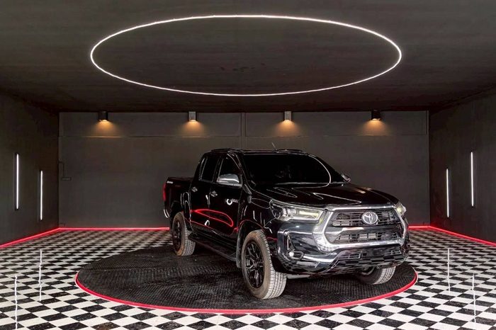 REVO PRE 2022 2.4 MID AT DOUBLE CAB BLACK  7776 full