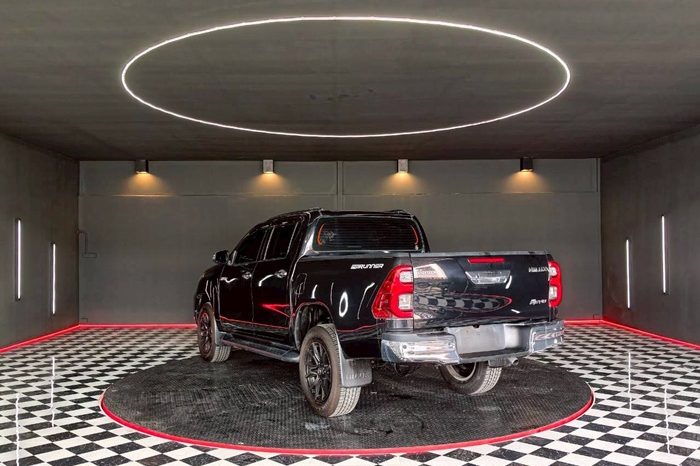 REVO PRE 2022 2.4 MID AT DOUBLE CAB BLACK  7776 full