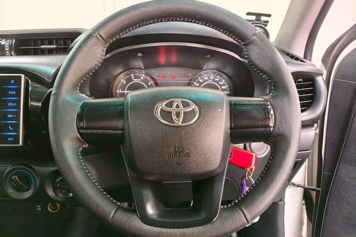 REVO 4WD 2019 2.8J MT STANDARD WHITE  8517 full