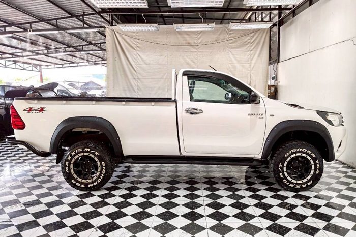 REVO 4WD 2019 2.8J MT STANDARD WHITE  8517 full