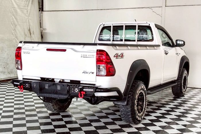 REVO 4WD 2019 2.8J MT STANDARD WHITE  8517 full