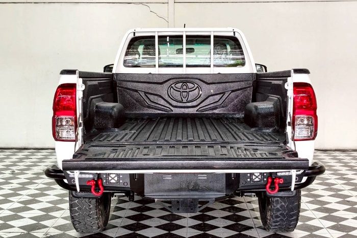 REVO 4WD 2019 2.8J MT STANDARD WHITE  8517 full