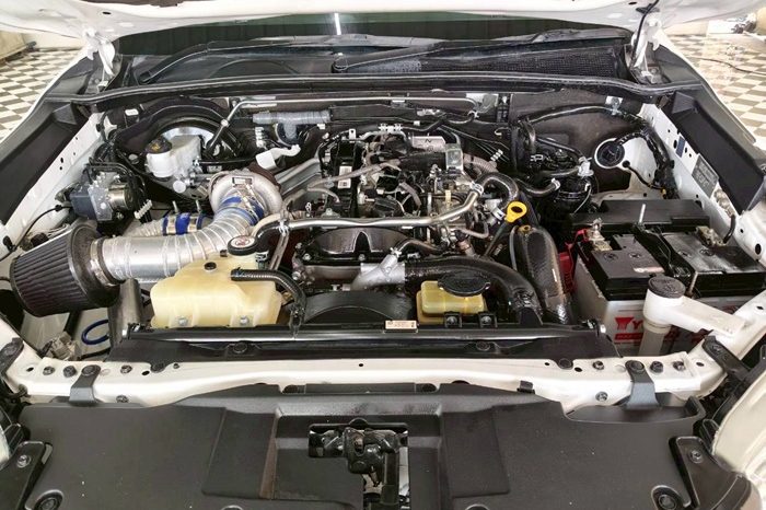 REVO 4WD 2019 2.8J MT STANDARD WHITE  8517 full