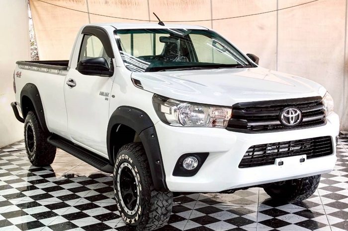 REVO 4WD 2019 2.8J MT STANDARD WHITE  8517 full