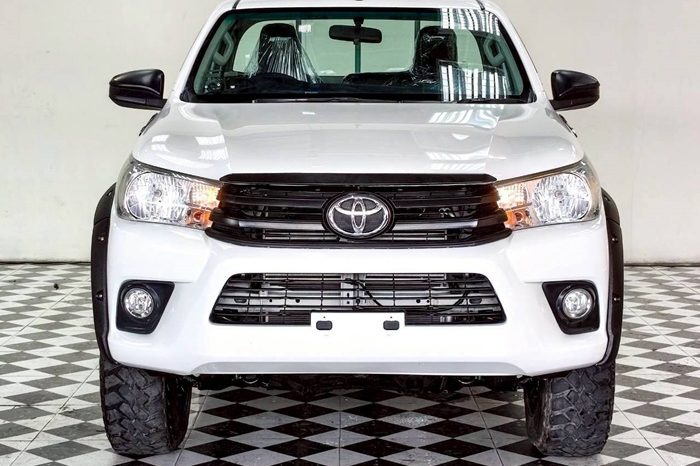 REVO 4WD 2019 2.8J MT STANDARD WHITE  8517 full