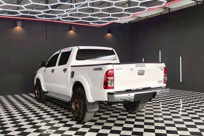 VIGO PRE 2012 3.0G AT DOUBLE CAB WHITE  8583 full