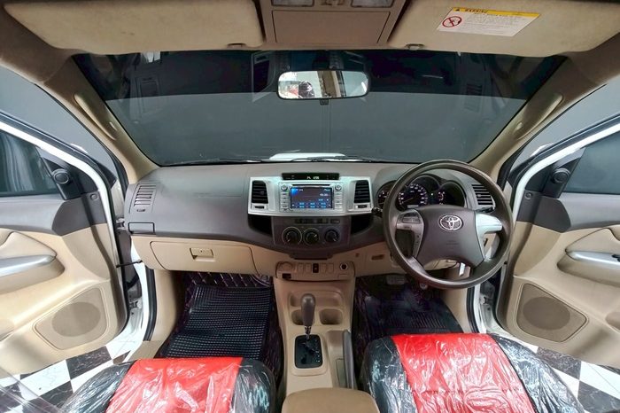 VIGO PRE 2012 3.0G AT DOUBLE CAB WHITE  8583 full
