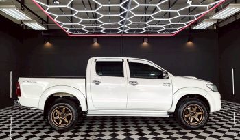 VIGO PRE 2012 3.0G AT DOUBLE CAB WHITE  8583 full