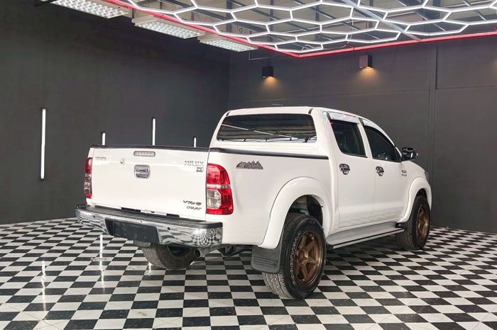 VIGO PRE 2012 3.0G AT DOUBLE CAB WHITE  8583 full