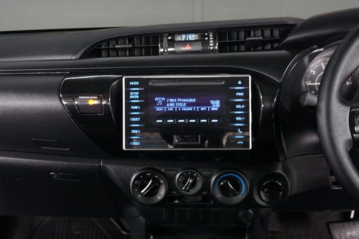 REVO 4WD 2018 2.4J AT SMART CAB BRONZE  8845 full