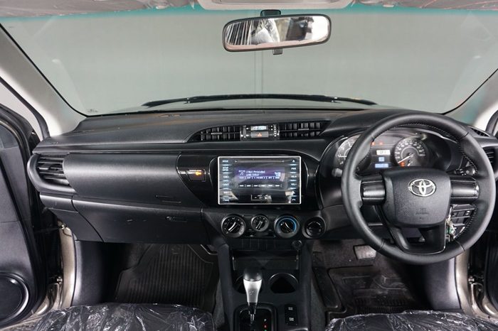 REVO 4WD 2018 2.4J AT SMART CAB BRONZE  8845 full