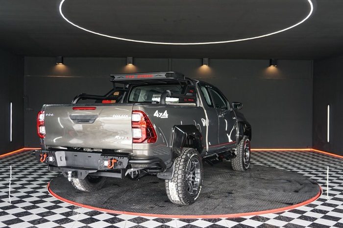 REVO 4WD 2018 2.4J AT SMART CAB BRONZE  8845 full