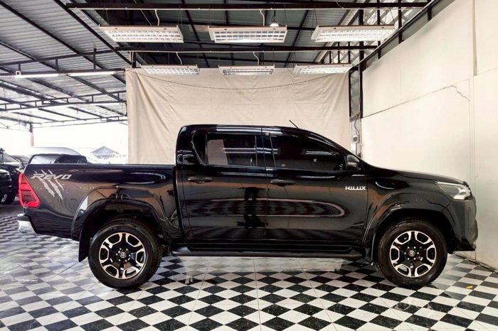 REVO PRE 2021 2.4 MID AT DOUBLE CAB BLACK  9180 full