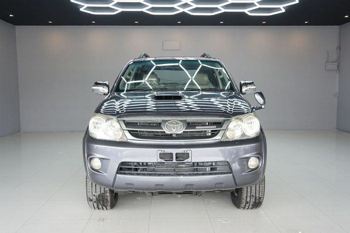 TOYOTA 4WD 2006 3.0V AT FORTUNER DARK GREY  9866 full