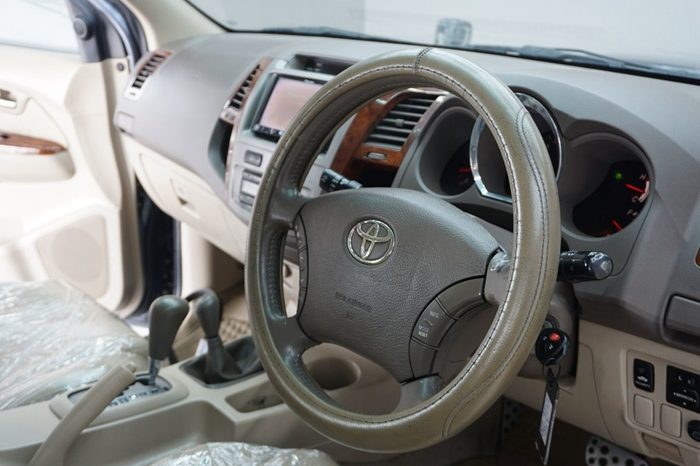 TOYOTA 4WD 2006 3.0V AT FORTUNER DARK GREY  9866 full