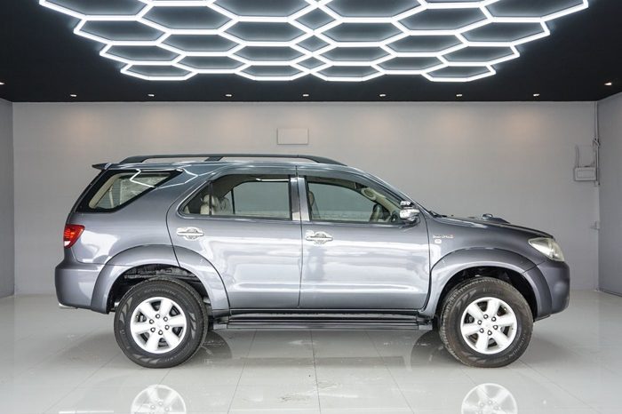 TOYOTA 4WD 2006 3.0V AT FORTUNER DARK GREY  9866 full