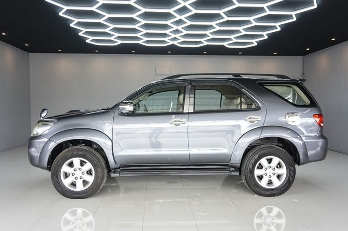 TOYOTA 4WD 2006 3.0V AT FORTUNER DARK GREY  9866 full