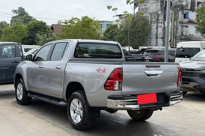 REVO 4WD 2020 2.4E MT DOUBLE CAB SILVER  2372 full