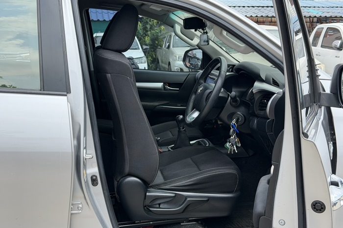 REVO 4WD 2020 2.4E MT DOUBLE CAB SILVER  2372 full