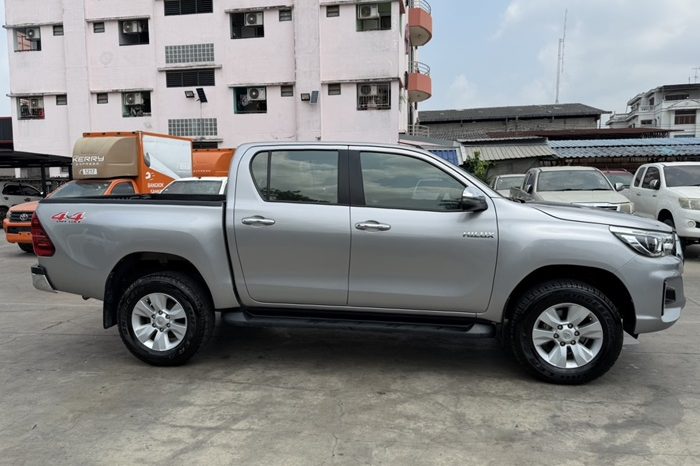 REVO 4WD 2020 2.4E MT DOUBLE CAB SILVER  2372 full