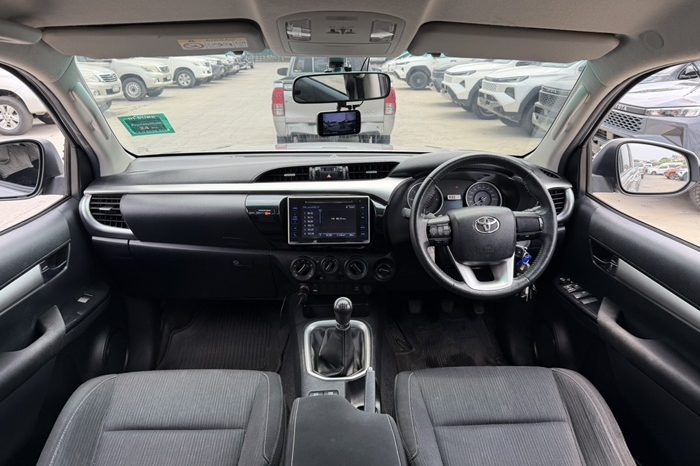 REVO 4WD 2020 2.4E MT DOUBLE CAB SILVER  2372 full