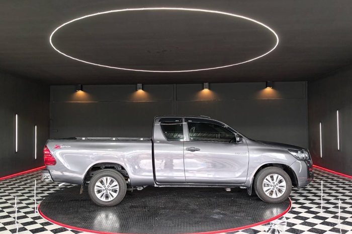 REVO 2WD 2020 2.4 MID MT SMART CAB DARK GREY  4247 full