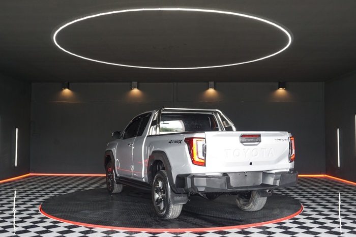 REVO 4WD 2021 2.4 MID MT SMART CAB SILVER  4250 full