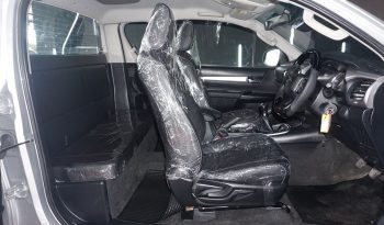 REVO 4WD 2021 2.4 MID MT SMART CAB SILVER  4250 full