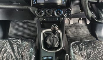 REVO 4WD 2021 2.4 MID MT SMART CAB SILVER  4250 full