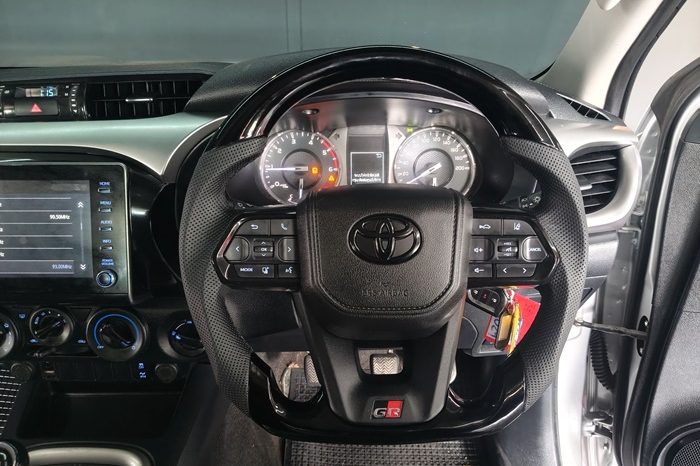REVO 4WD 2021 2.4 MID MT SMART CAB SILVER  4250 full