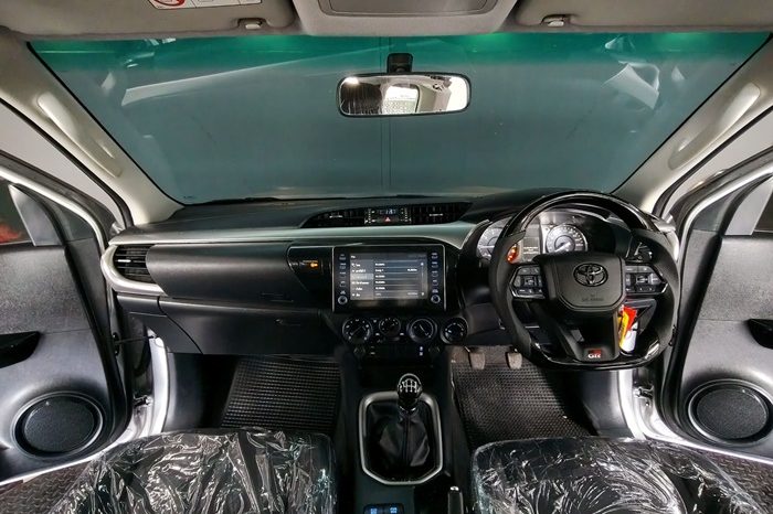 REVO 4WD 2021 2.4 MID MT SMART CAB SILVER  4250 full