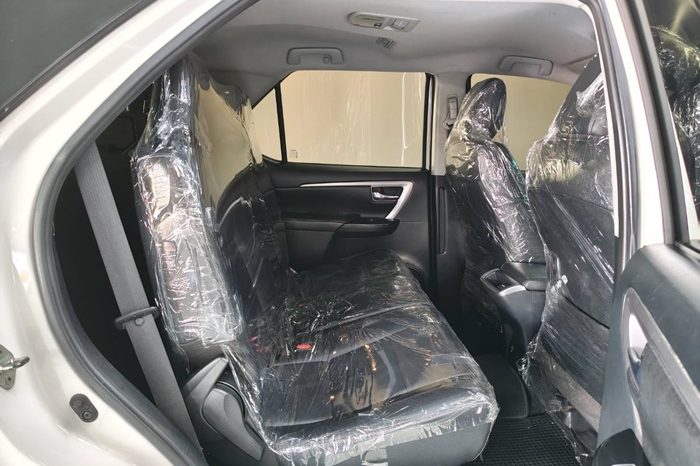 TOYOTA 4WD 2021 2.4V AT FORTUNER WHITE  7403 full