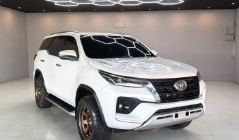 TOYOTA 4WD 2021 2.4V AT FORTUNER WHITE  7403 full